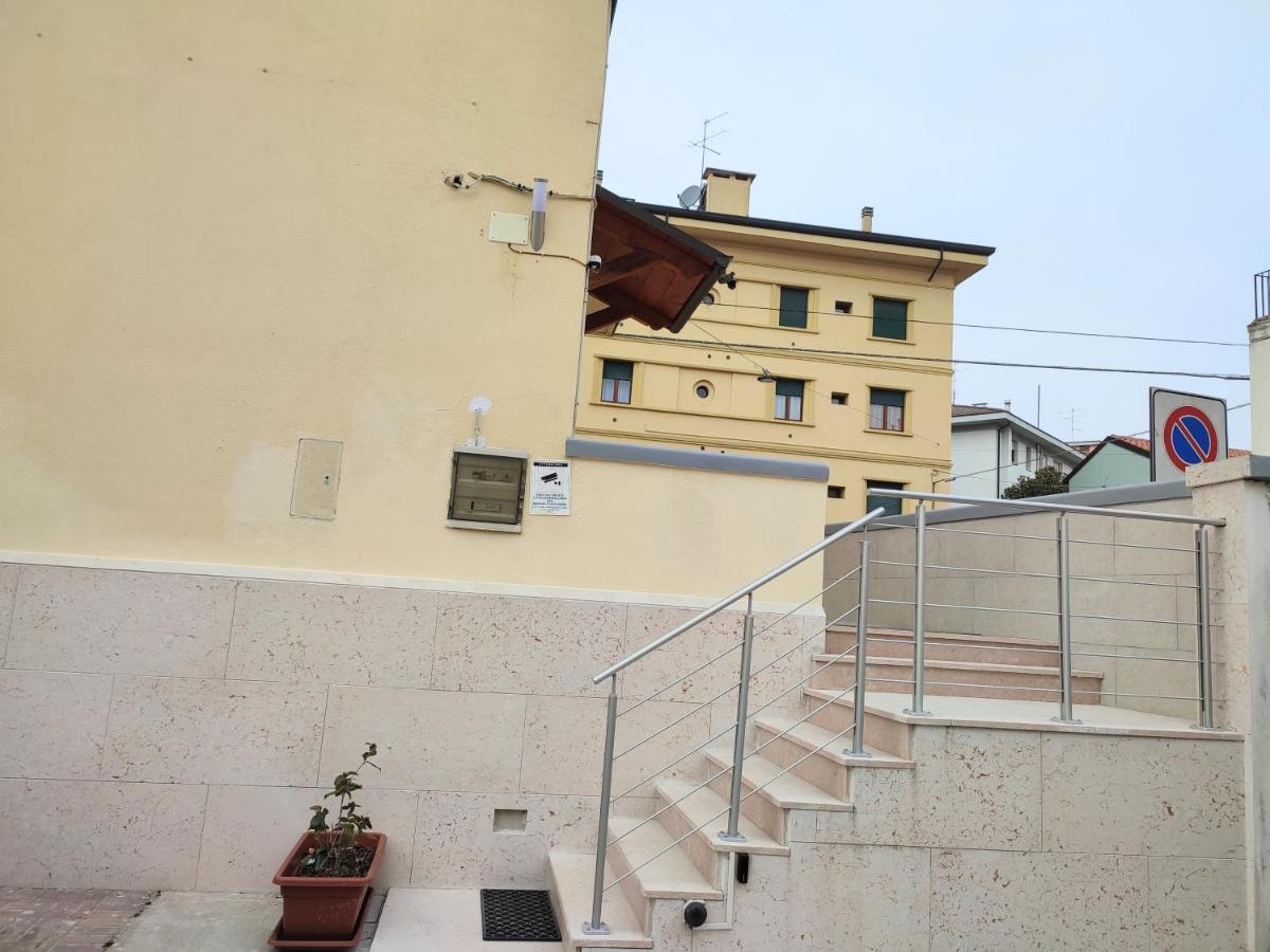 Nhà khách Nuova Fiera Verona