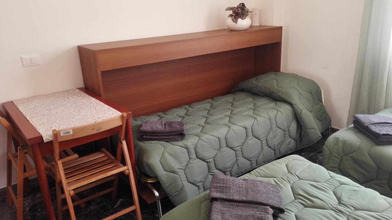 Minihouselarissa Diverona Guest house *