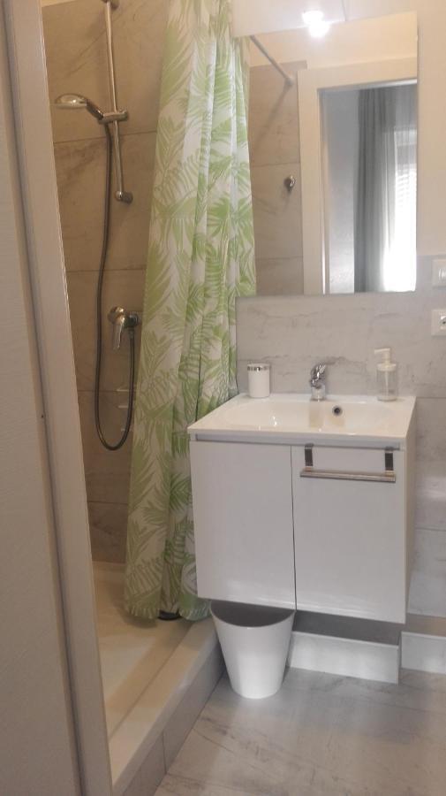 Minihouselarissa Diverona Guest house