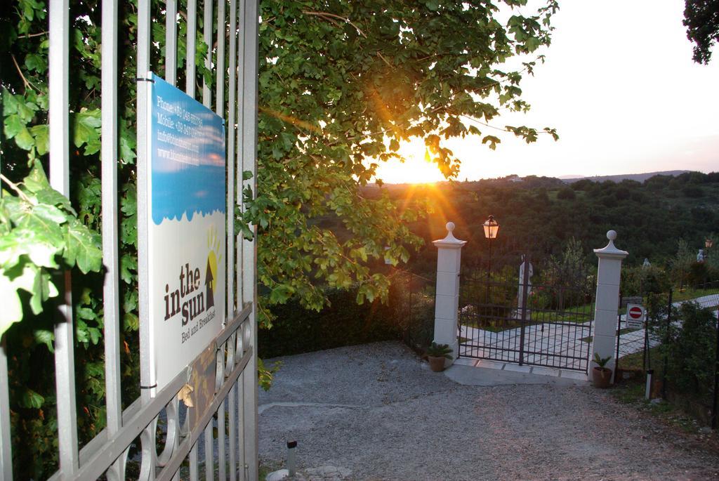 B&B In The Sun Khách sạn 3*