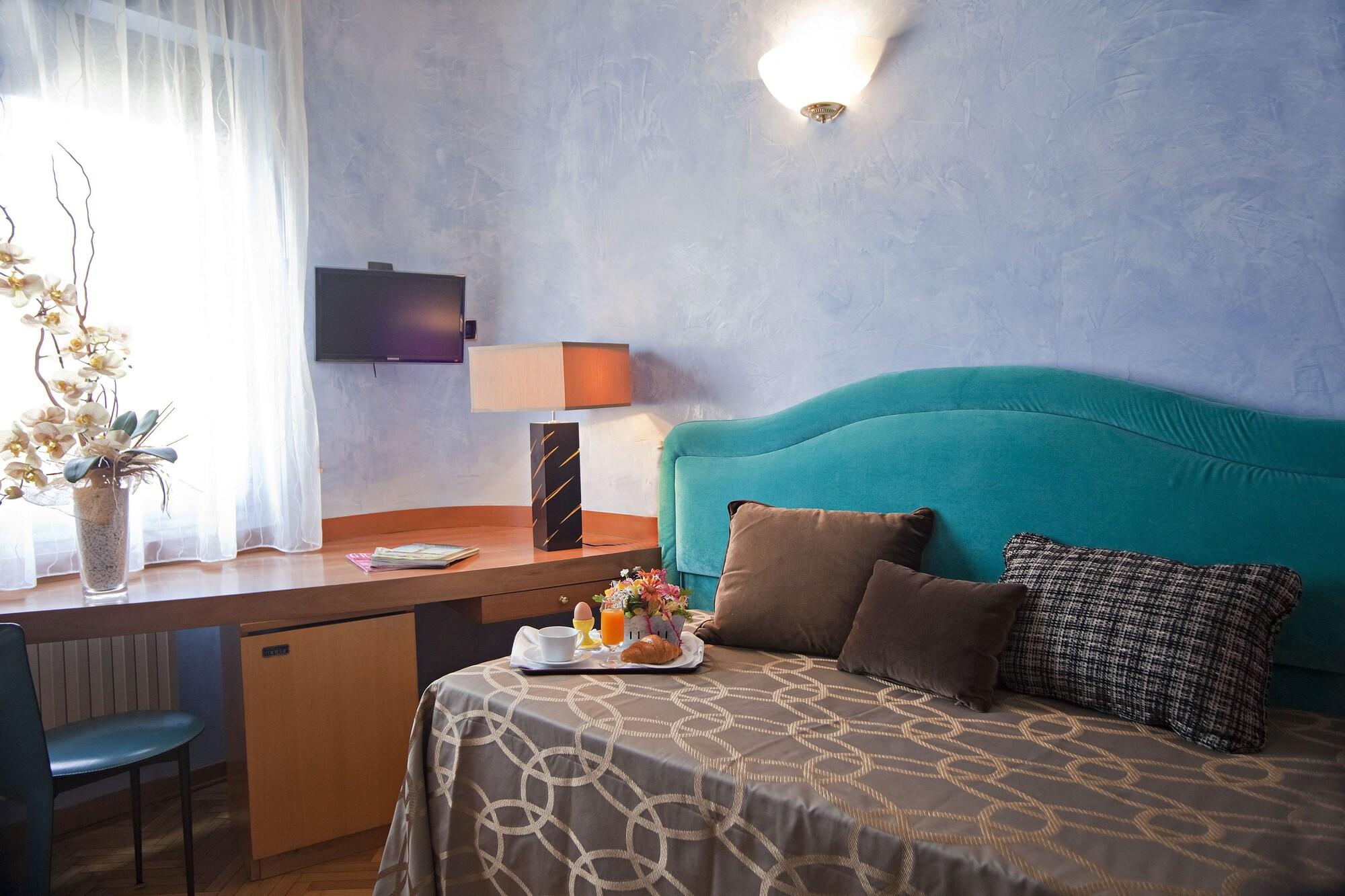 Europa Hotel 3*