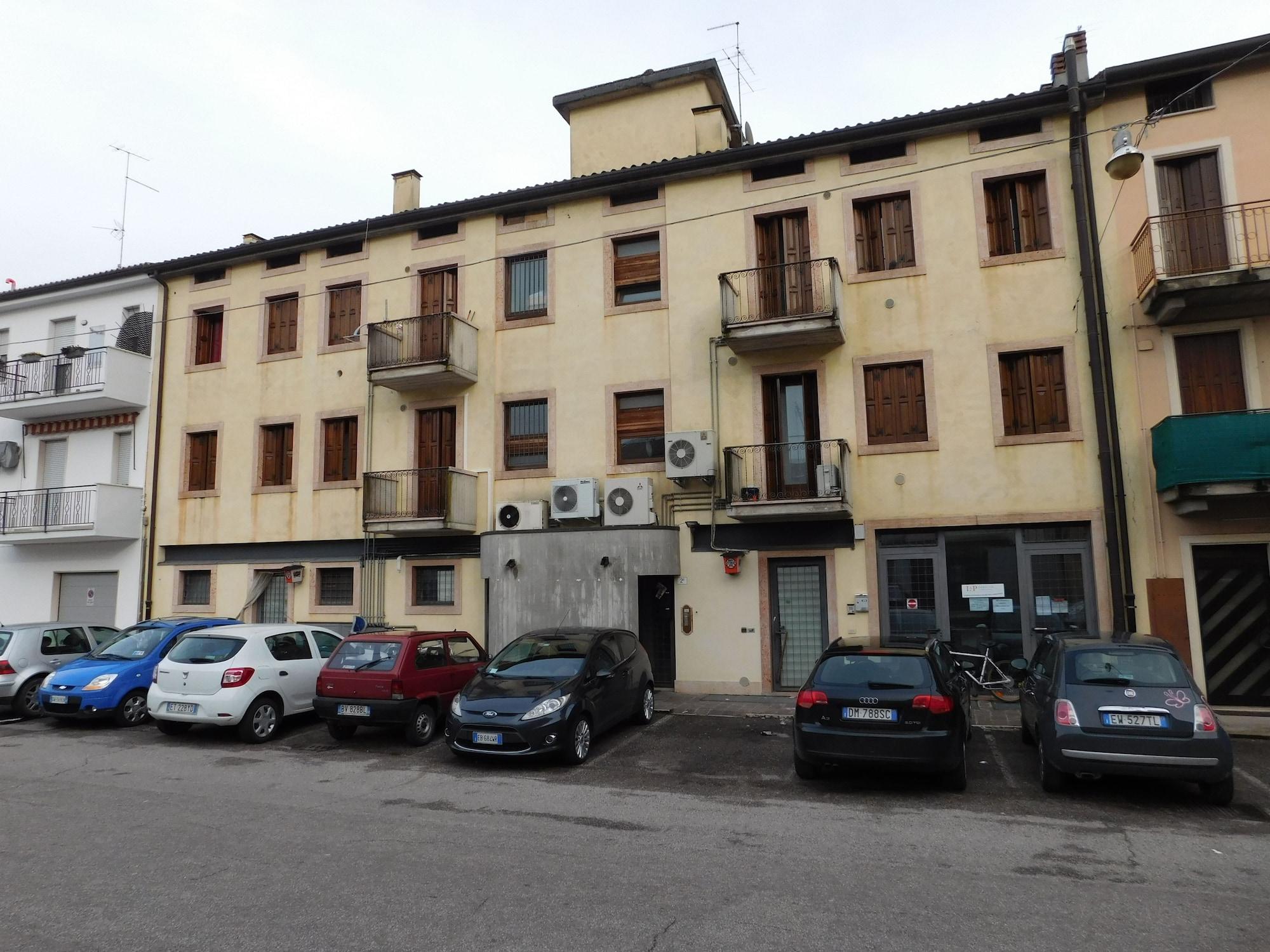 Residenza Meeting Aparthotel 2*