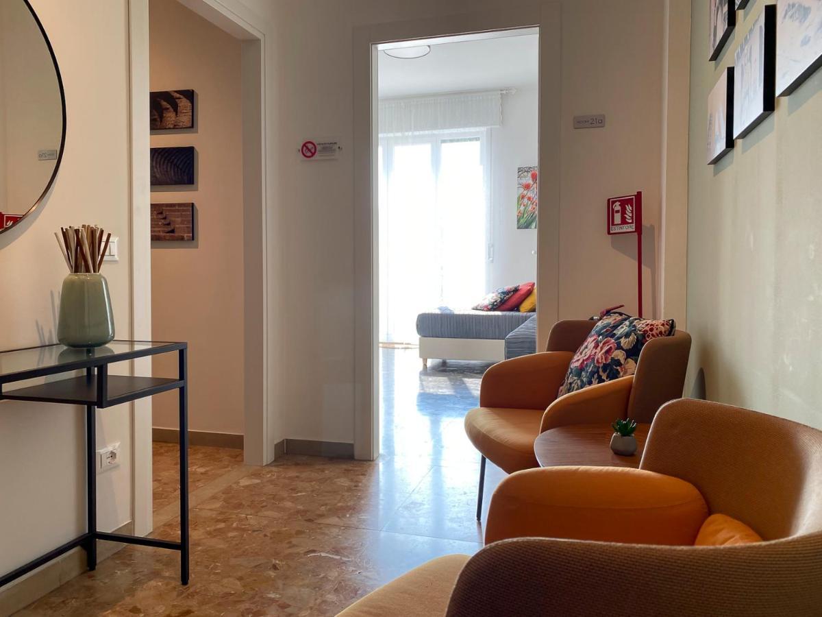 21 Apartment *