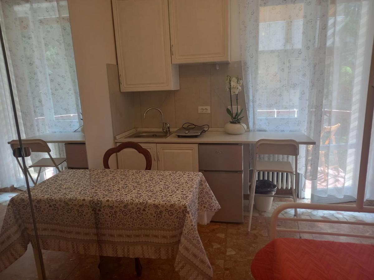 Minihouselarissa Diverona Guest house *