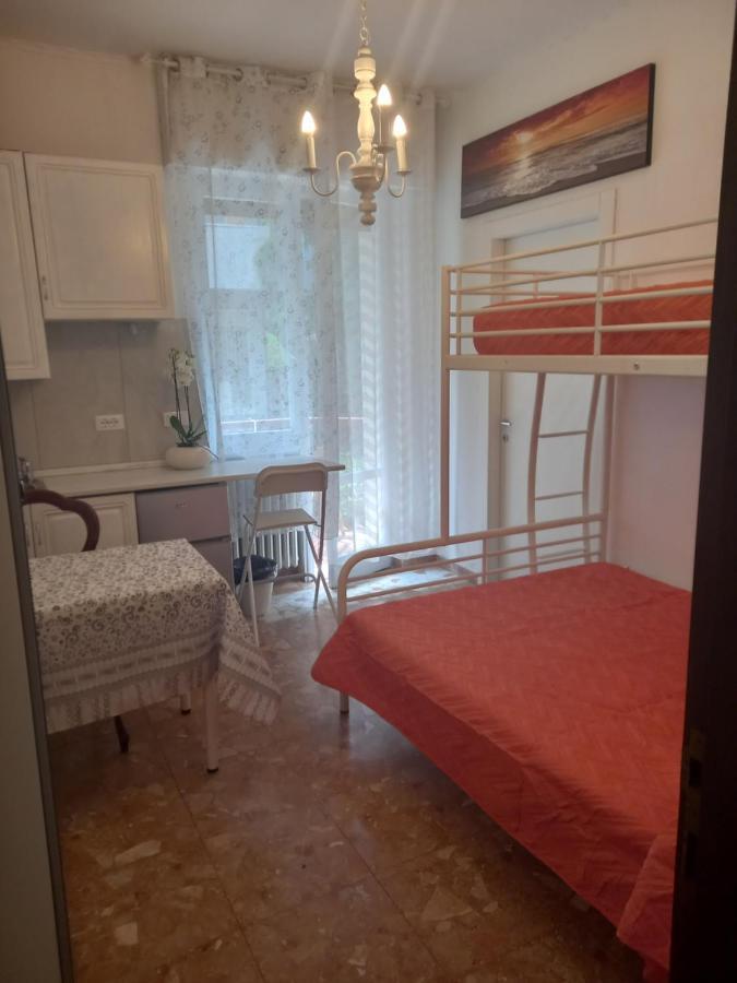 Minihouselarissa Diverona *