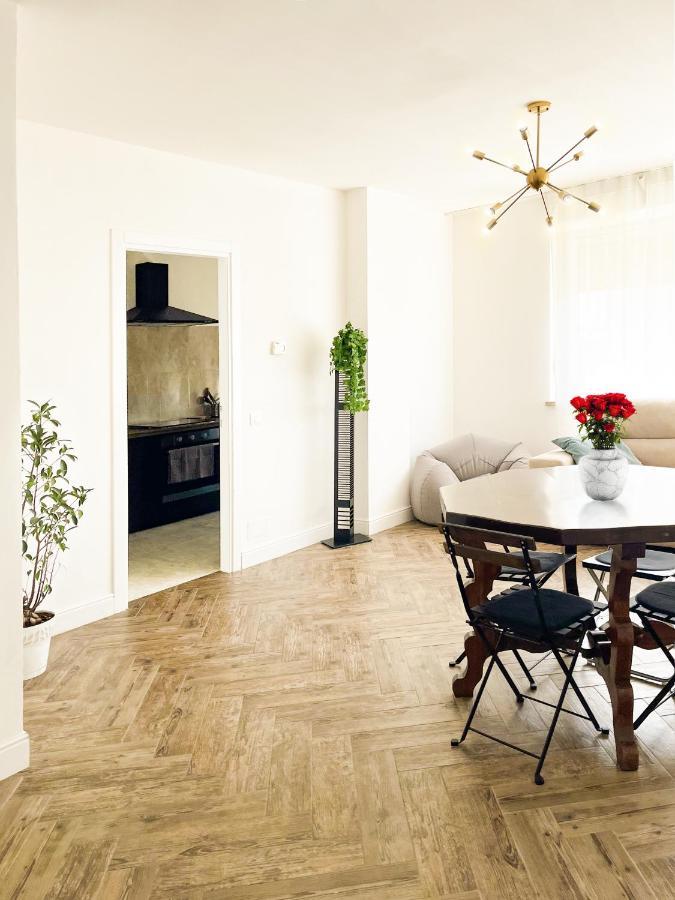 Suitesflores - Bright And Cozy In Verona