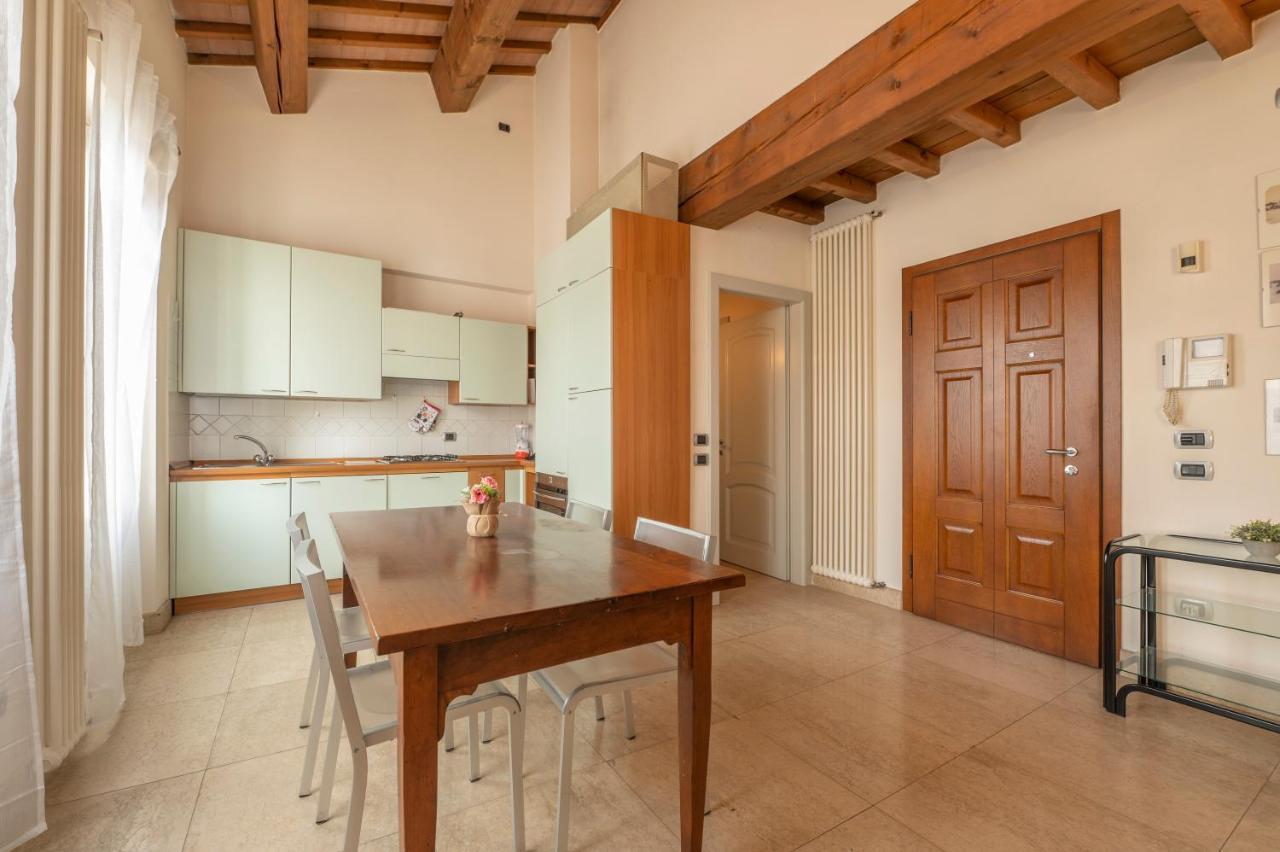 Cozy Flat With Big Balcony Few Steps From Arena Verona