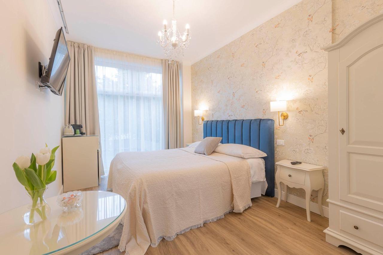 Crys: Rooms, Holiday, Business Guest house *