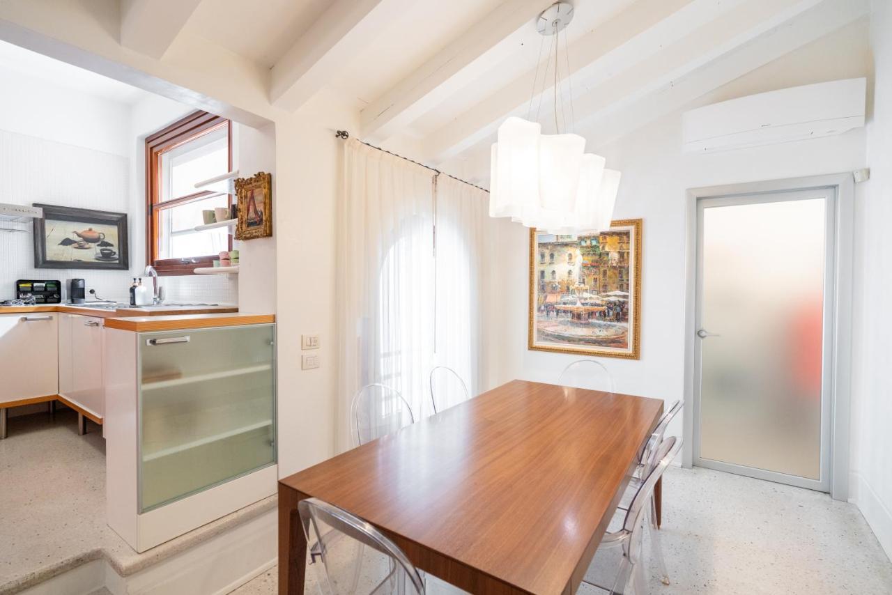 Terrazza Garibaldi By Postcardsfrom Apartment Verona
