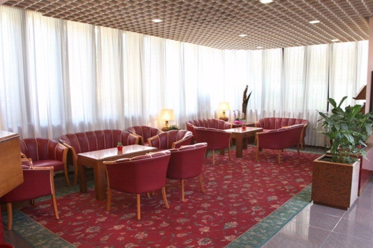 Maxim Hotel