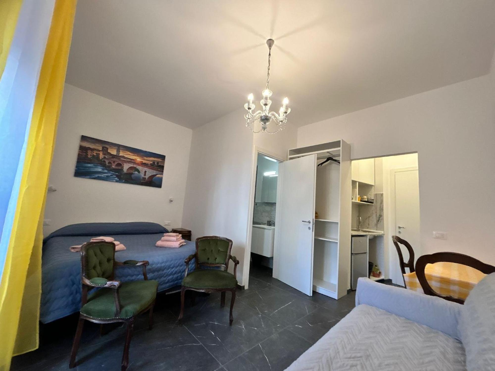 Minihouselarissa Diverona Guest house *