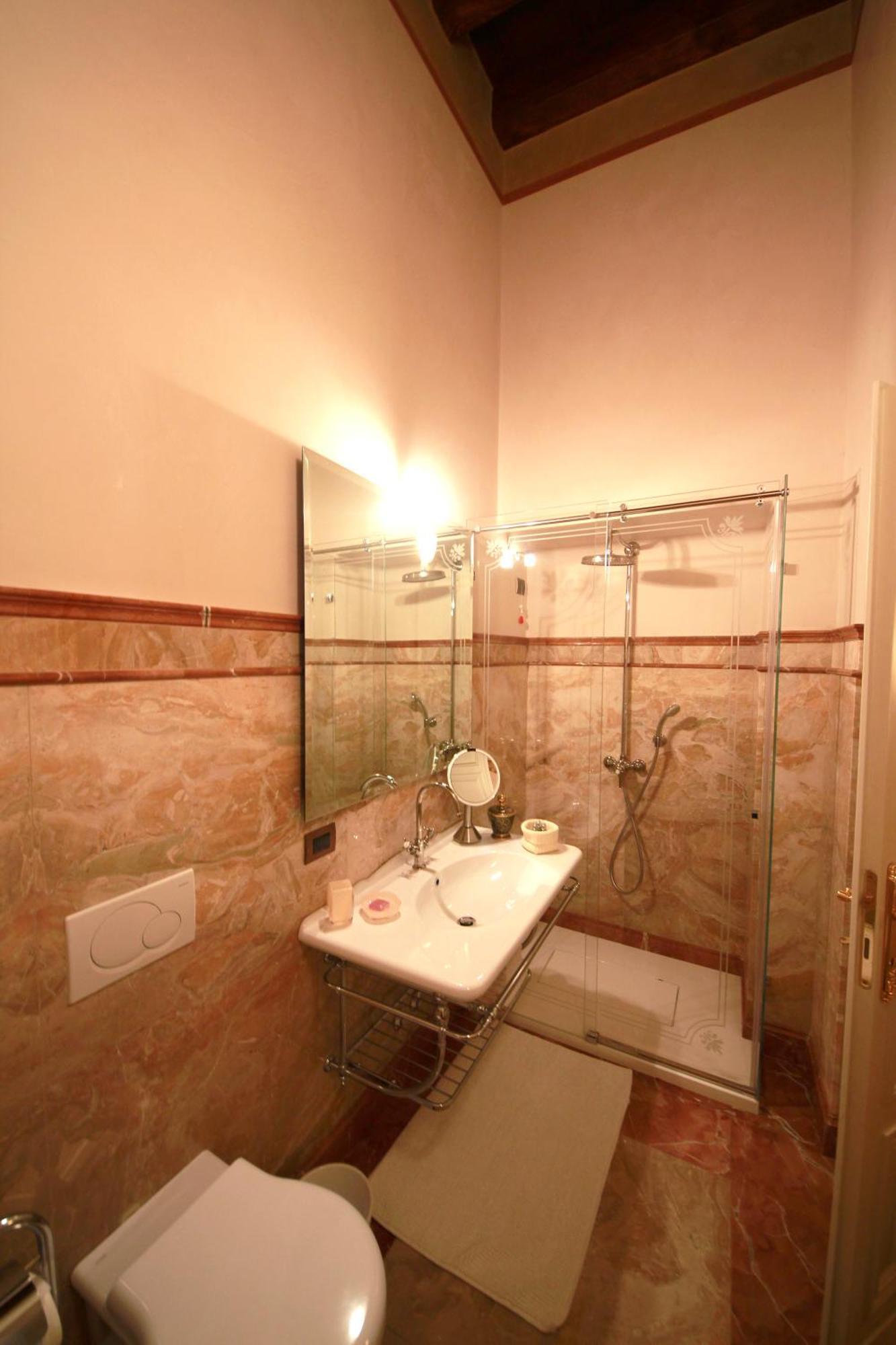 Della Torre In Bed & Breakfast