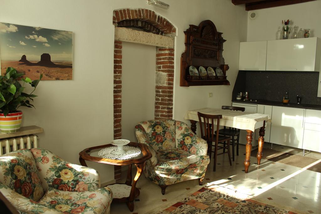 Residenza Carducci Centro Storico Apartment *