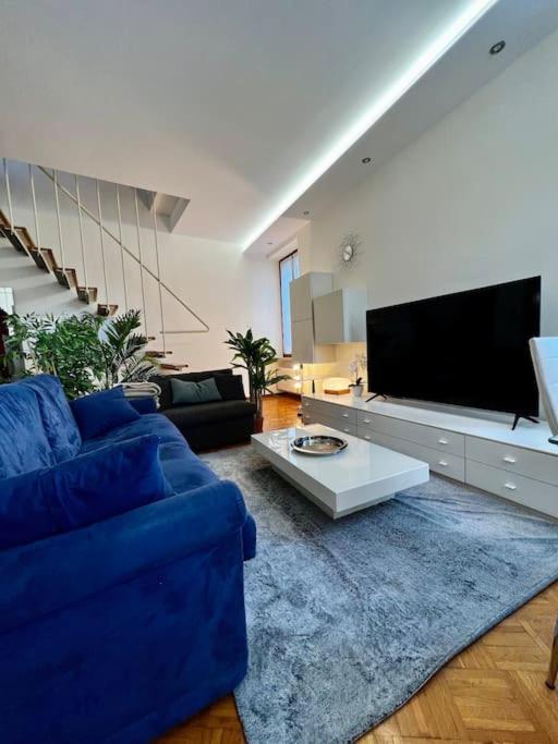 Apartment Attico Arena,200mqnetflix-wifi-air Conditioning