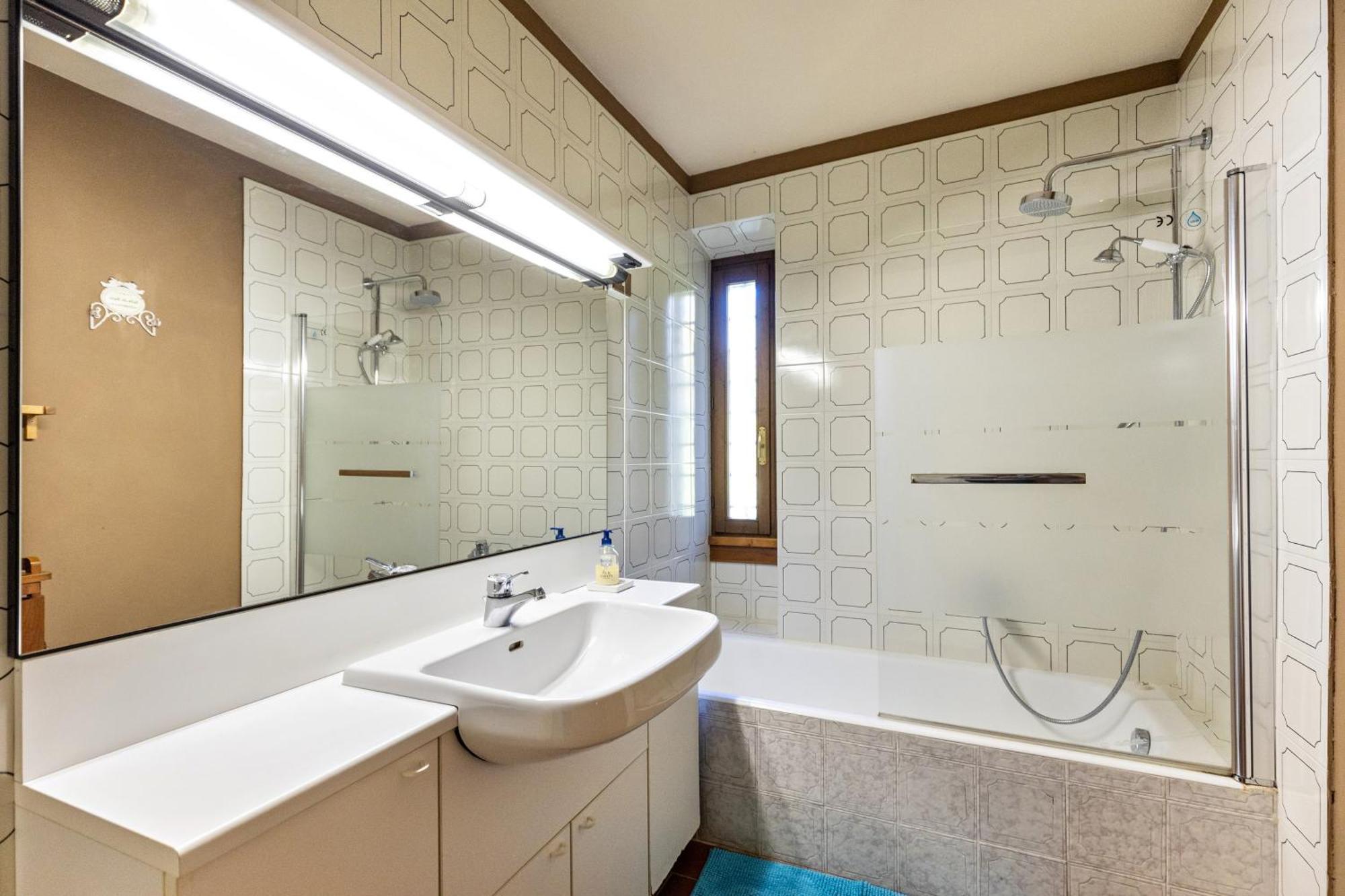 Casa Rossa Vendri Apartment