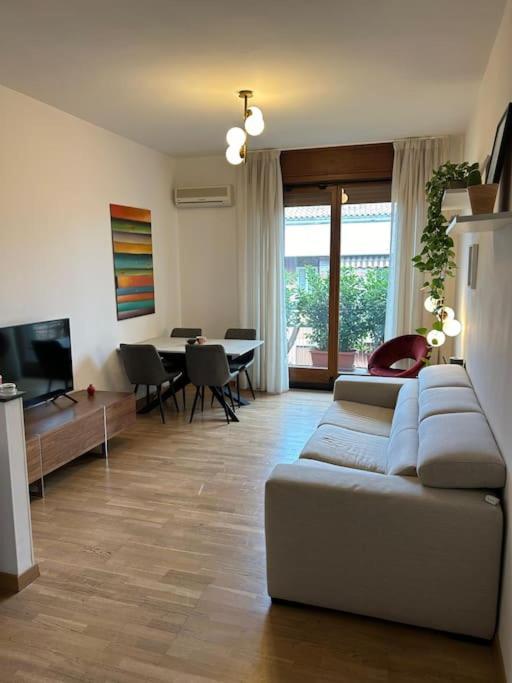 Renzo E Lucia Apartment