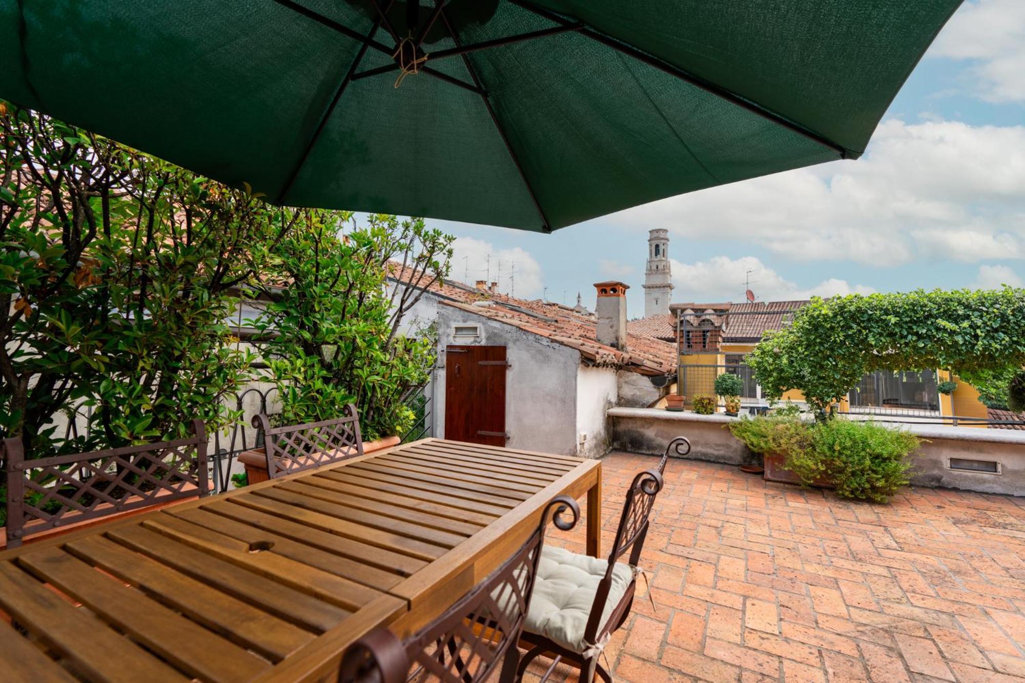 Terrazza Garibaldi By Postcardsfrom Apartment