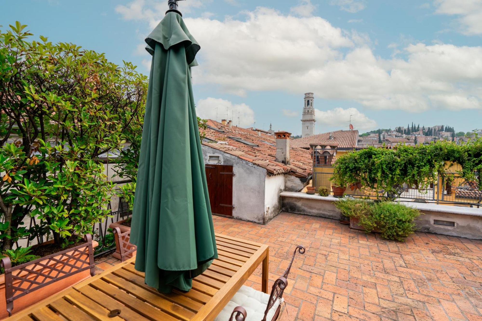 Terrazza Garibaldi By Postcardsfrom Apartment *