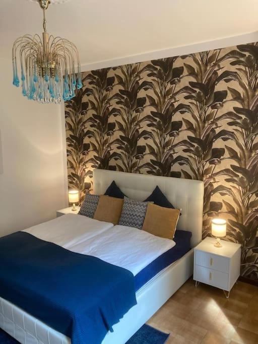Vintage, Close To Trade Fair, Hospital And Centre
