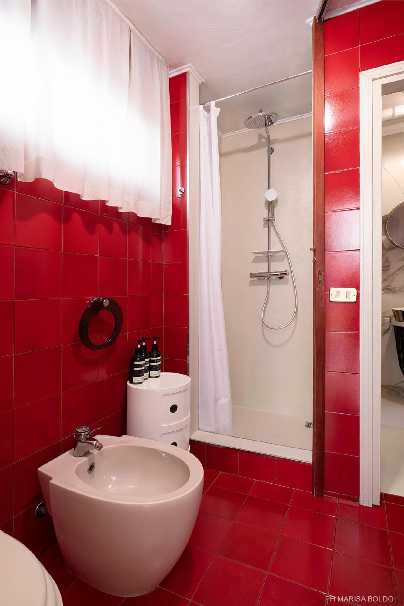 Billie's Flat Red - Art & Design In Historic Centre Apartment *
