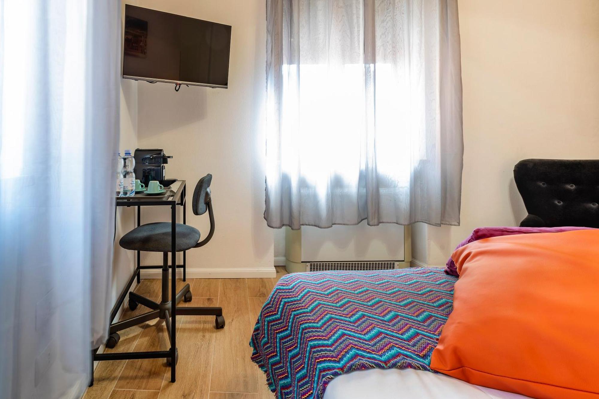 Guest house Italianflat - Rentroom Old Town - 200mt To Arena Verona