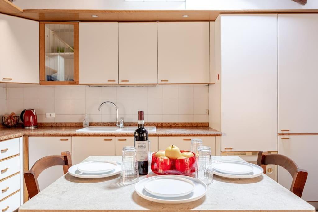 Luxury Attico - 5 Min Piazza Delle Erbe Apartment *