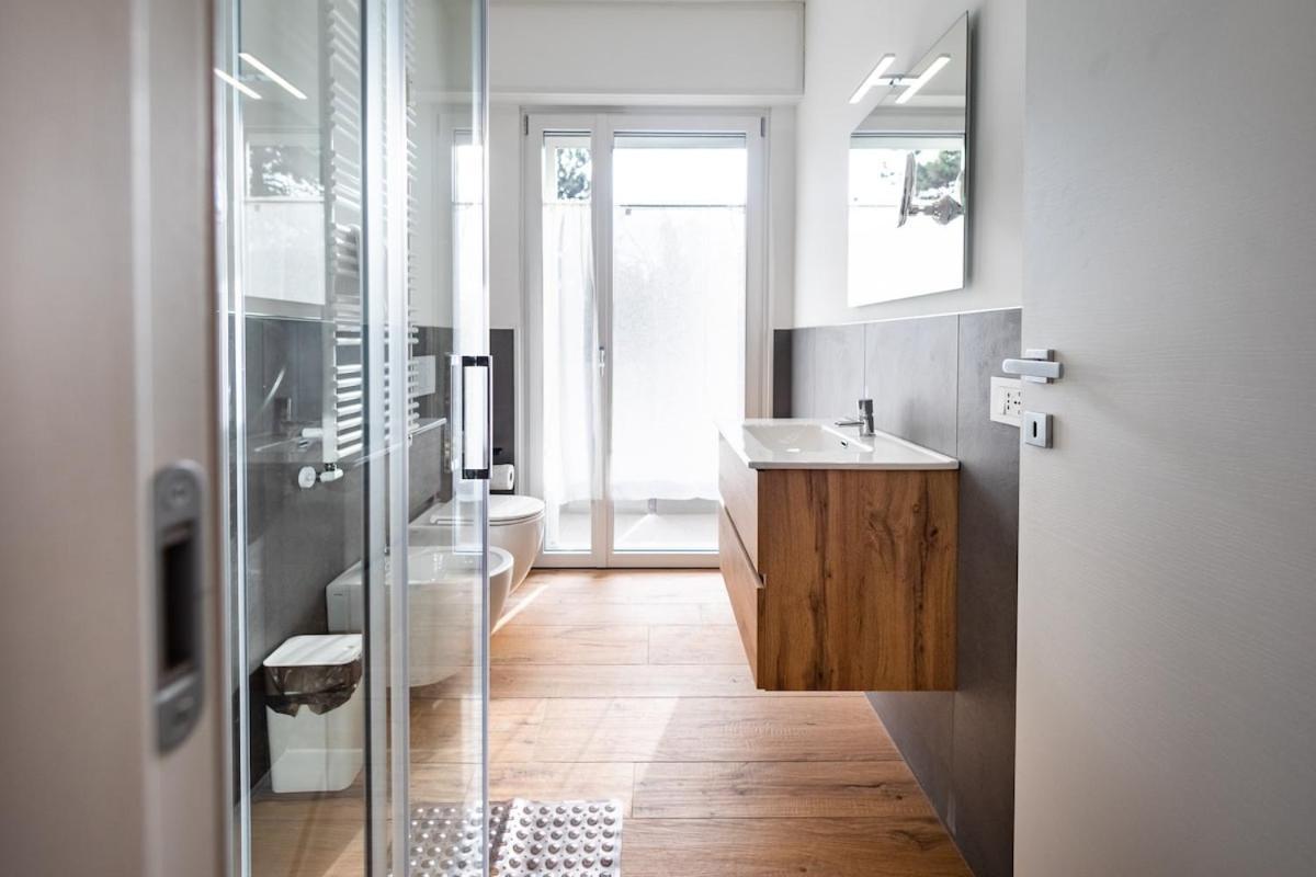 Modern Grey Flat In Apartamento *