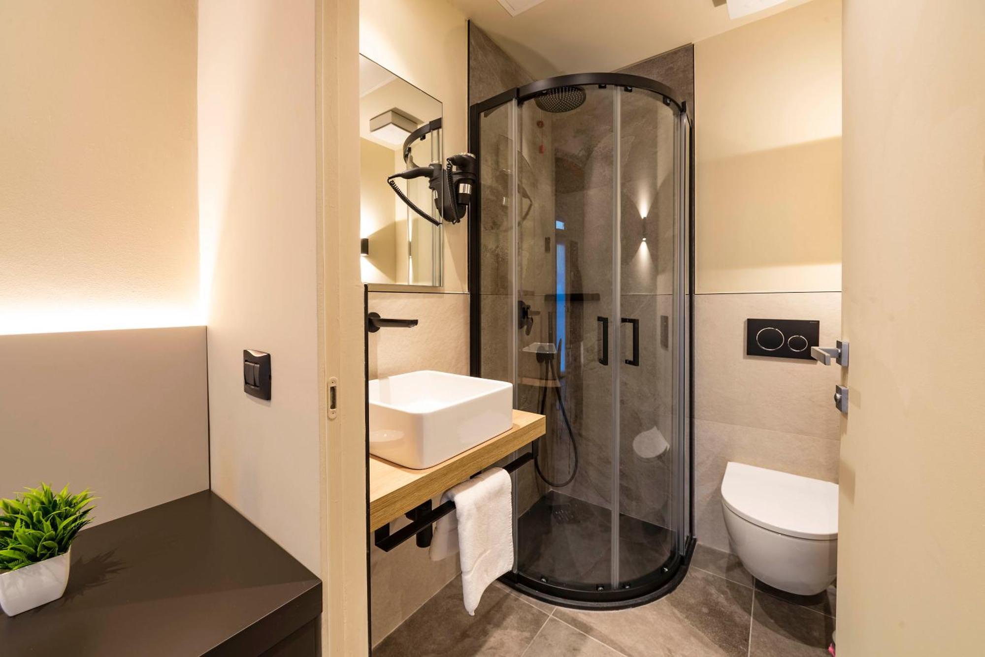 Guest house Italianflat - Verona's River, Free Parking For Car & Bike, Nature, Relax Verona