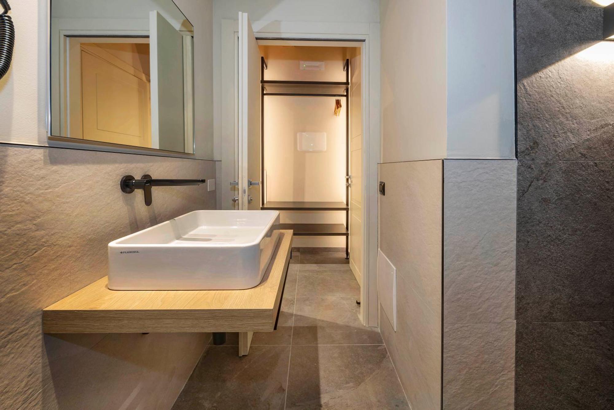 Guest house Italianflat - Verona's River, Free Parking For Car & Bike, Nature, Relax Verona