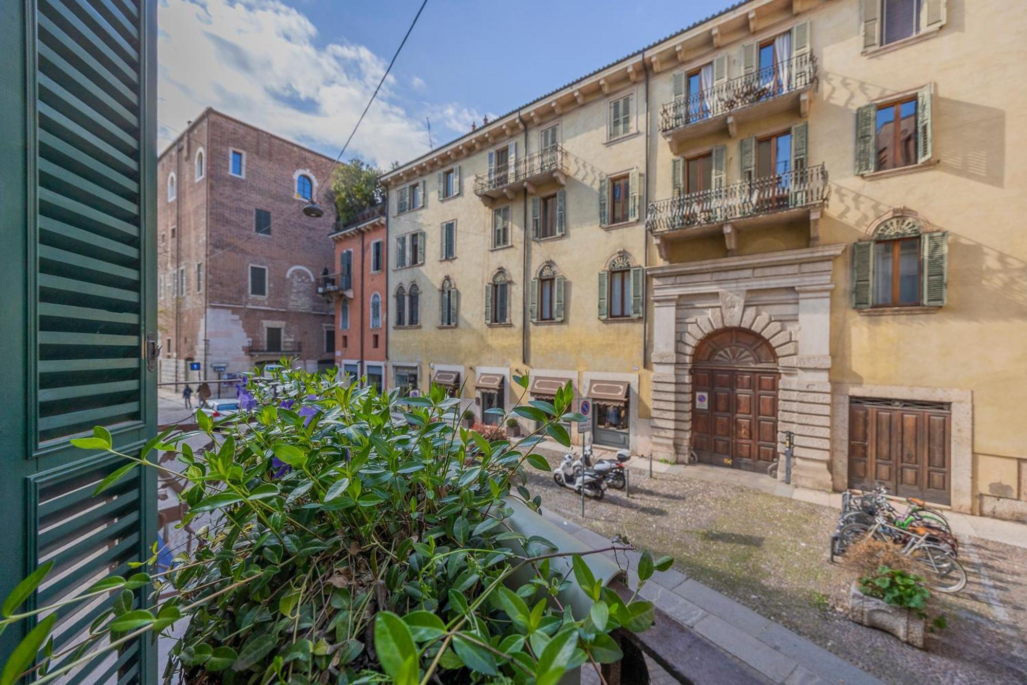 Domus Largo Pescheria
