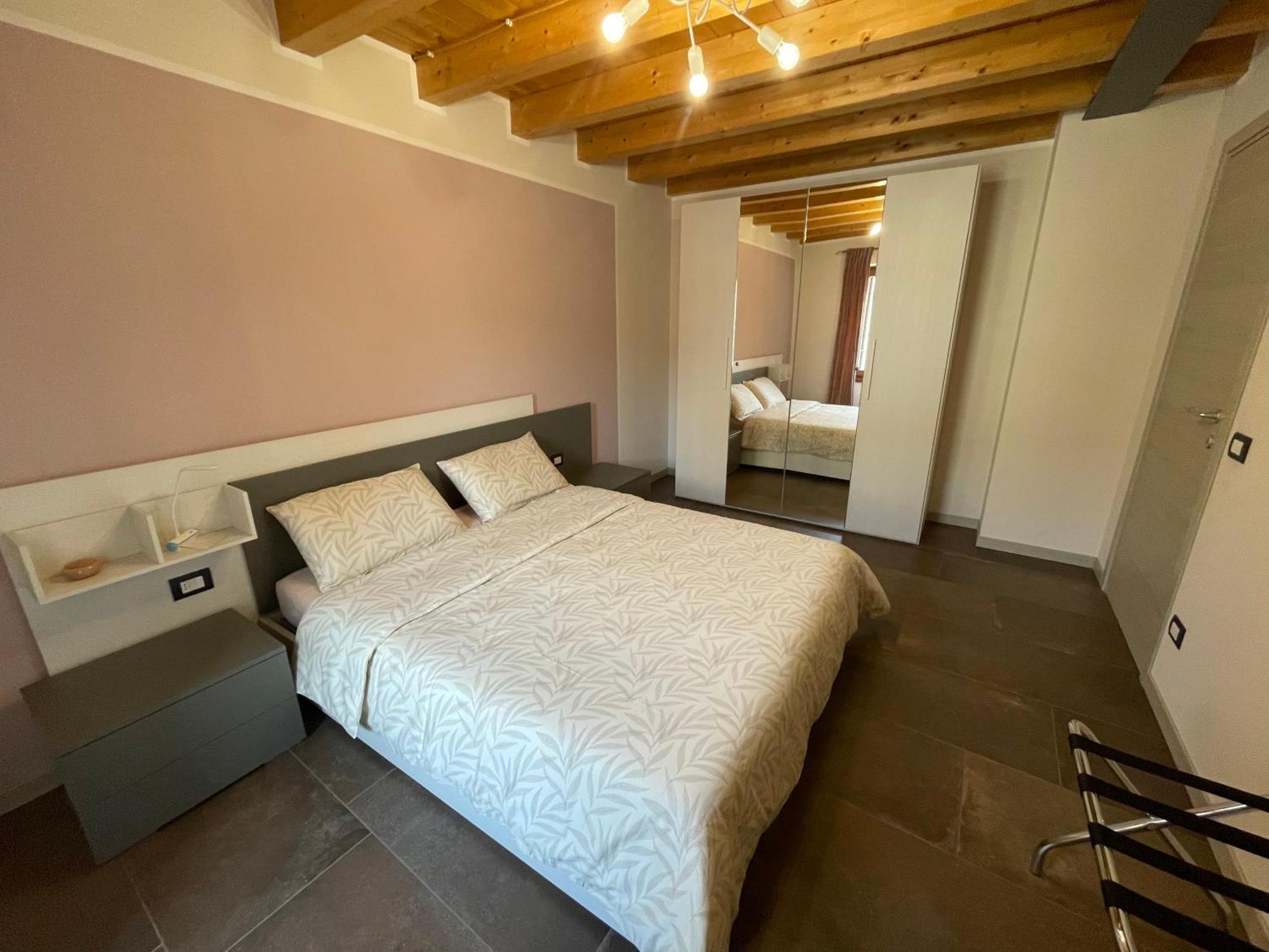 Dimora Rosso San Zeno - Wifi Veloce E Adatto Per Famiglie Căn hộ Verona