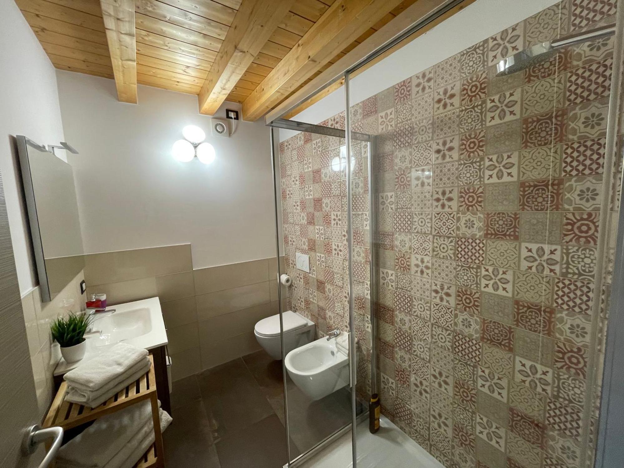 Dimora Rosso San Zeno - Wifi Veloce E Adatto Per Famiglie Căn hộ