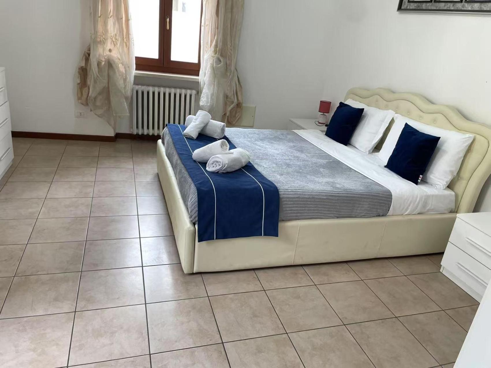 Flat Blue Huoneisto