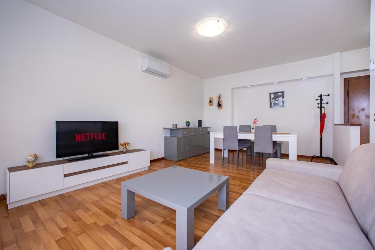 Fair 2 Min - Private Parking Apartment