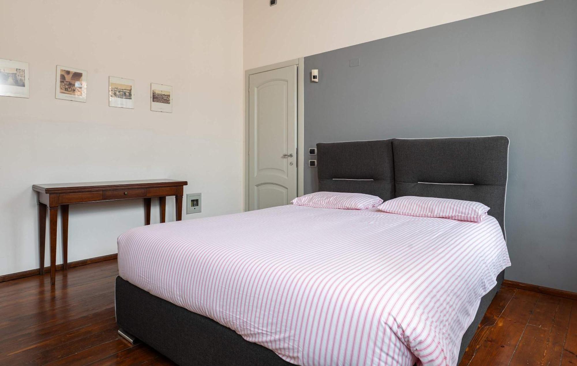 Huoneisto Cozy Flat With Large Balcony Few Steps From Arena