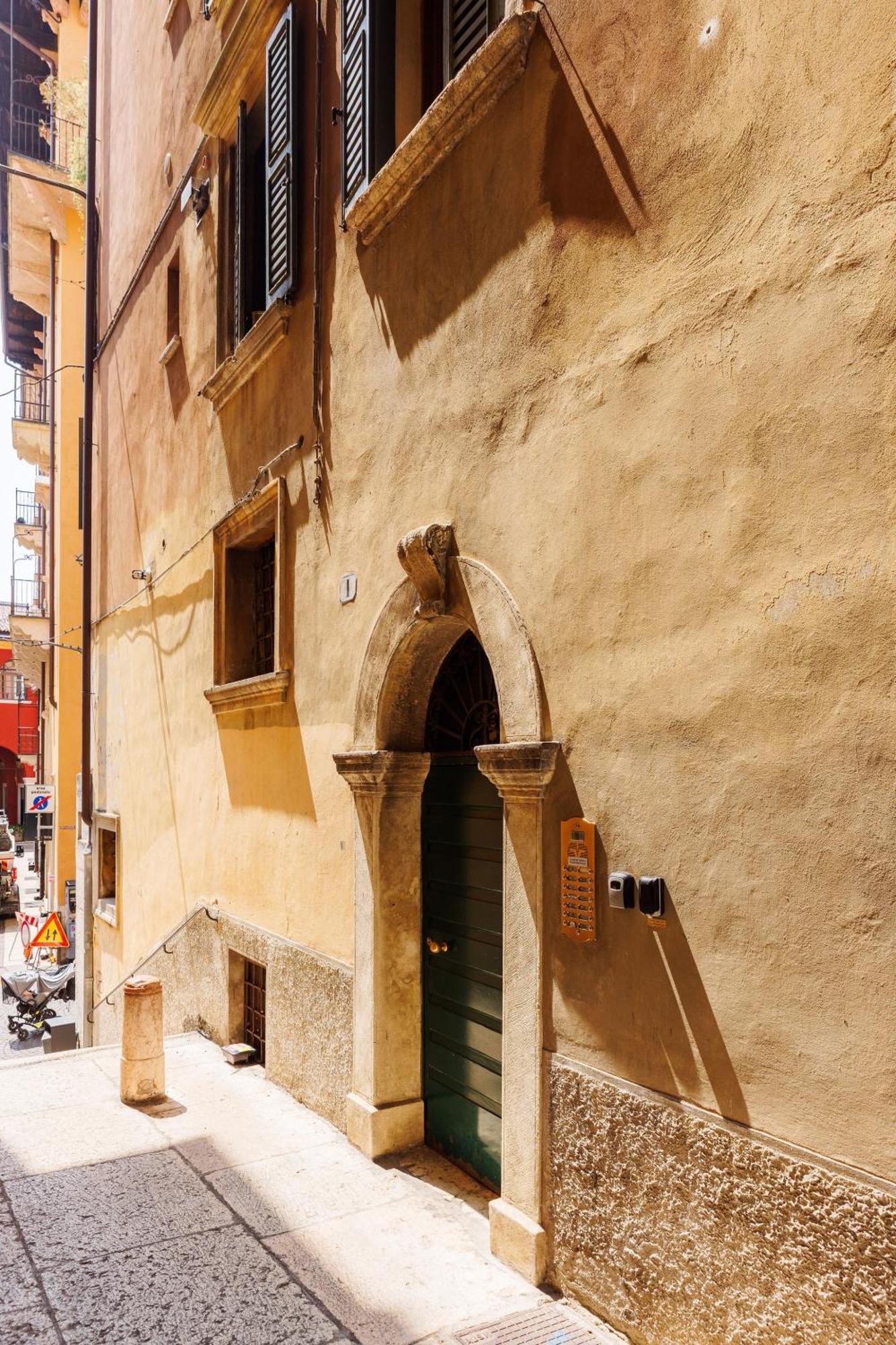 Dimora Delle Erbe Apartment
