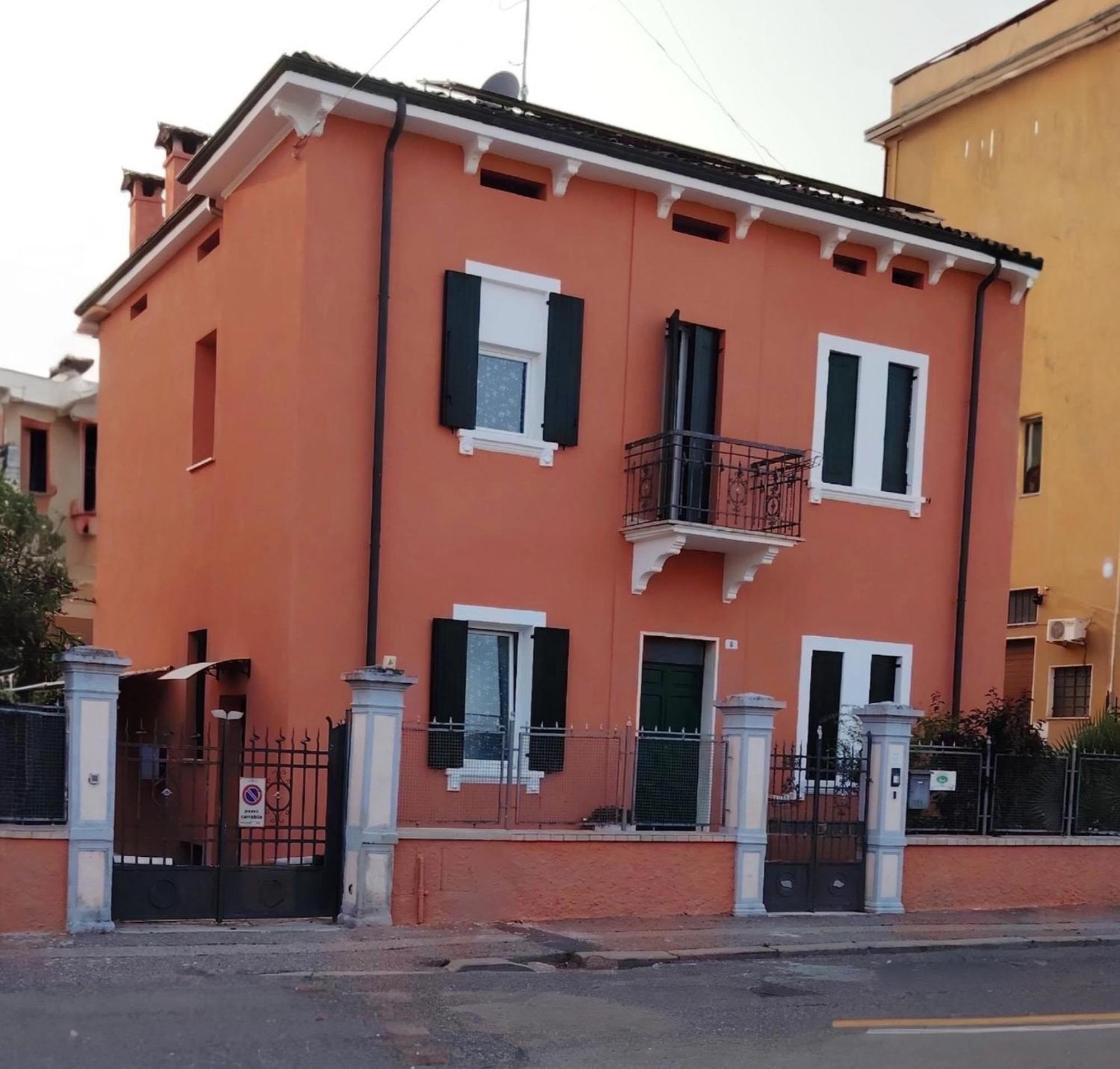La Maison Di Luca Bed & Breakfast 2*