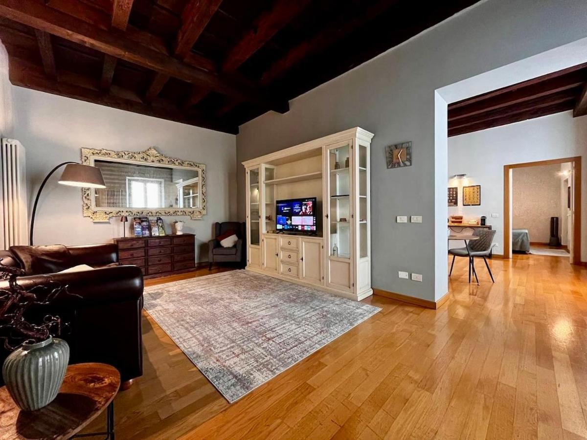Residenza Tazzoli - Big House 120 M2, With 2 Bedrooms And 2 Bathrooms