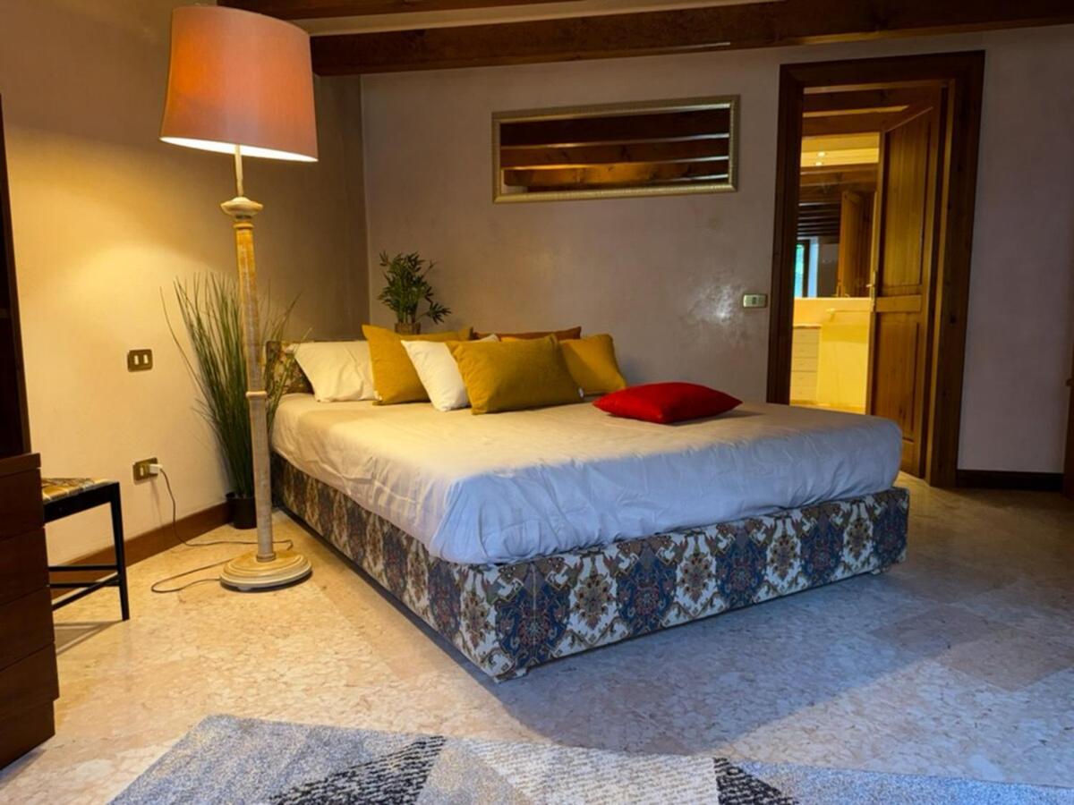 At Ponte Pietra With Garden And Parking Apartment Verona