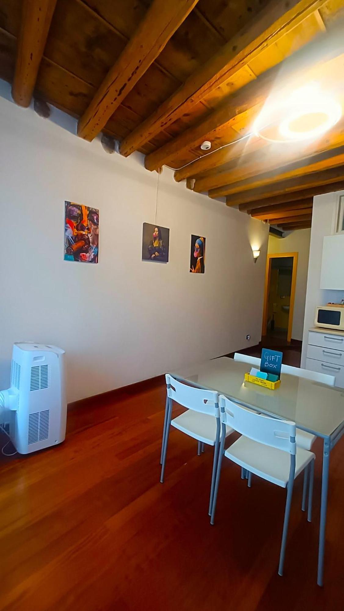 Happy Place, Centro Apartment