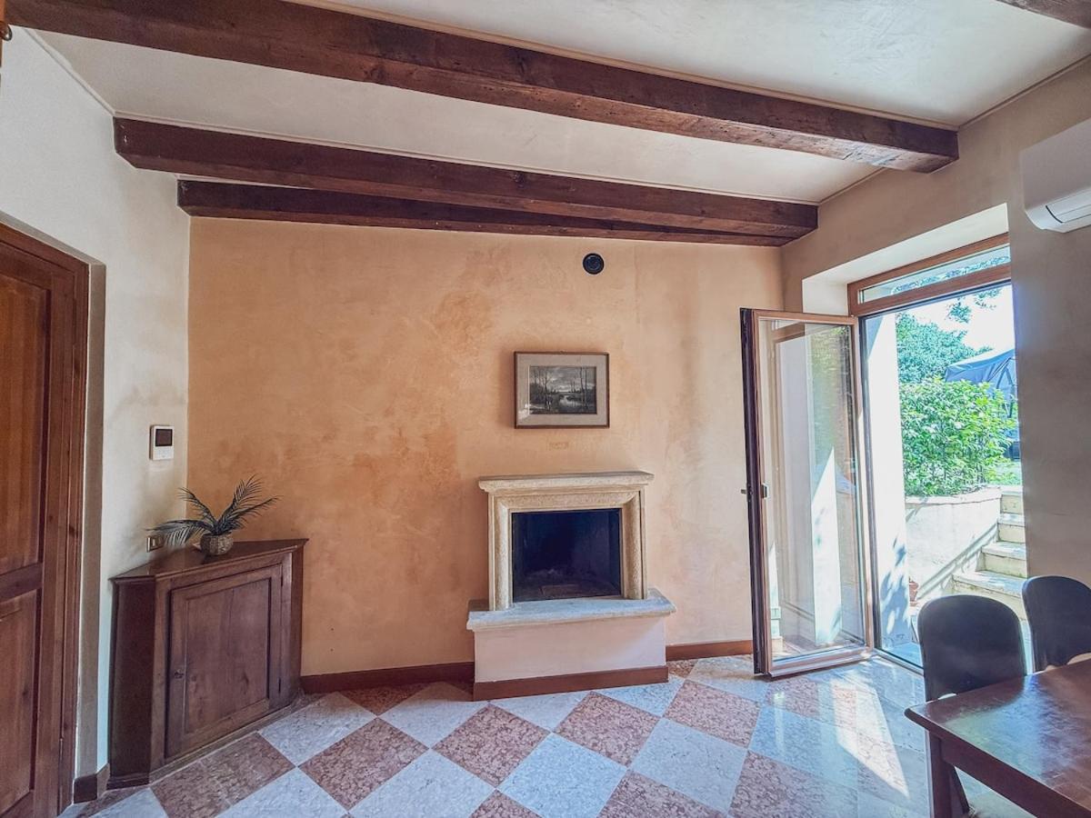 At Ponte Pietra With Garden And Parking Apartment Verona