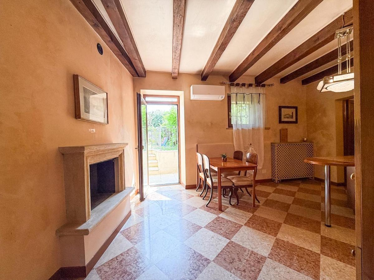 At Ponte Pietra With Garden And Parking Apartment Verona