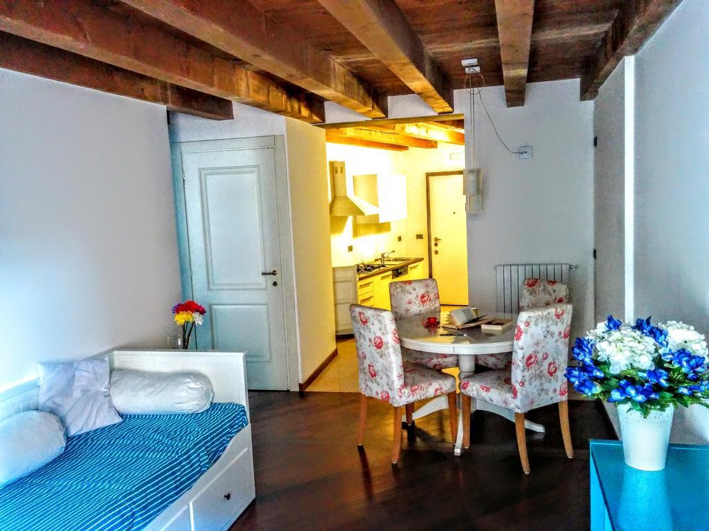 Apartment Across The River And Into The Trees Verona