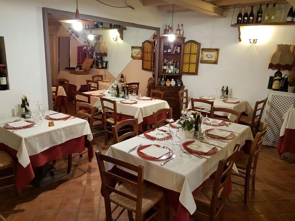 Country house Casale Degli Ulivi *