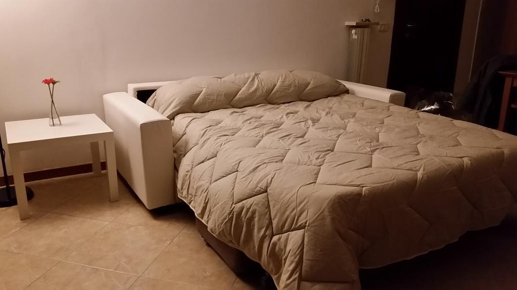 Bilocale Via Imola 4 Huoneisto *