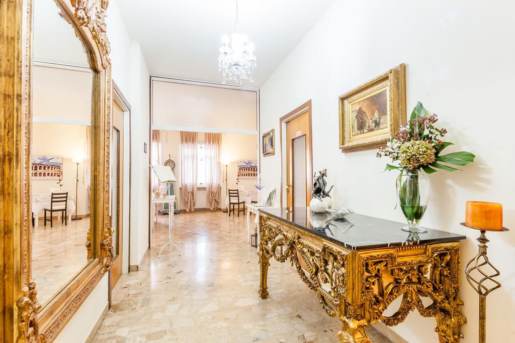 Happiness - Center Bed & Breakfast