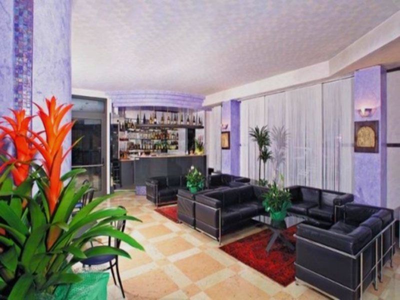 Martini Hotel