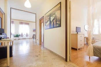 Happiness - Center Bed & Breakfast *