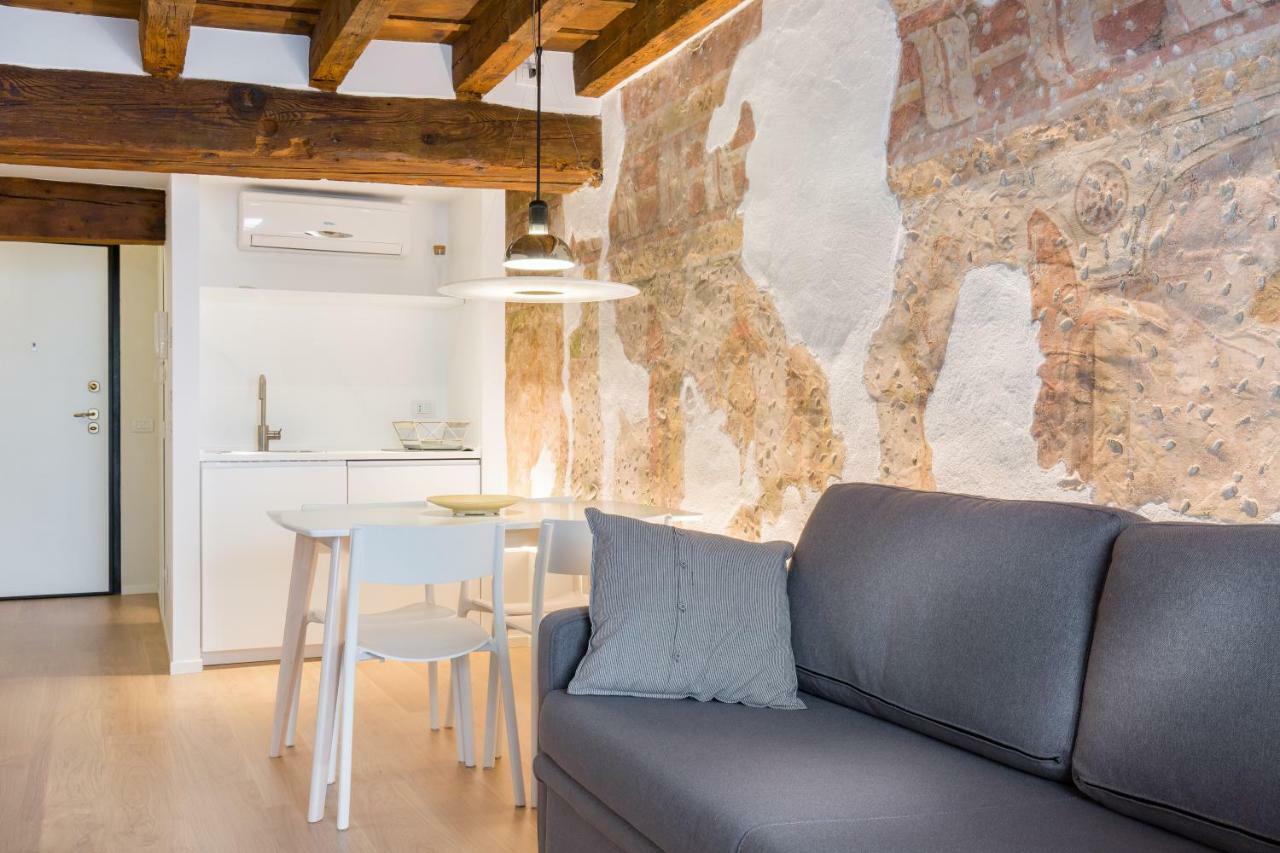 Affresco Apartment *