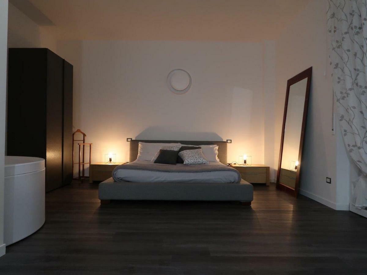 Romeo&juliet's Nest In Apartment Verona